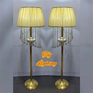 آباژور کنارسالنی سفید شیارطلایی آویز دار