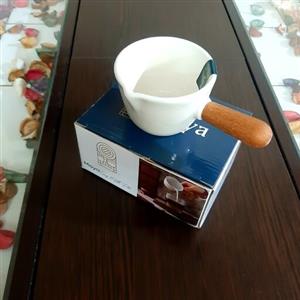 س خوریفانتزی  سرامیکی  مارک مایا سایز کوچک یک نفری  مدل گرد دسته دار چوبی شیک و زیبا