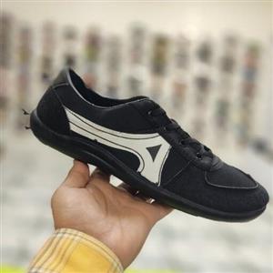 کفش کار  و فوتبال مردانه زیره پیو تزریق مستقیم مدل آلفا در سایزبندی 40 الی 45