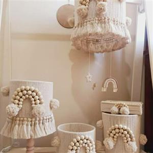 لوستر مکرومه و آباژور مکرومه و  سبد لوسیون و  سدل و جادستمال مکرومه دارای مهره های چوبی و اویز های پر مکرومه هیوادگالری