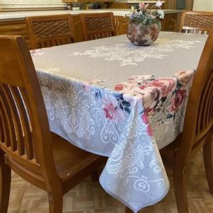 رومیزی پارچه ای نقشین  سایز میز 4نفره  طرح قابی طوسی دوردوزی شده با نوار اریب طوسی  ابعاد130در145سانت