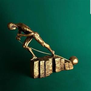 مجسمه تلاشگر،  مجسمه مدرن پلی استری