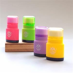 تراش مدل مخزن دار به همراه پاک کن و کاتر مجموعه 4 عددی