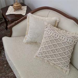 کوسن مکرومه طرح لوزی با ابعاد 40 در 40 سانتیمتر شیری