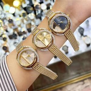 ساعت مچی دخترانه و زنانه چنل مدل شیک و خاص  استیل موتور قوی رنگ ثابت کد 50 ع