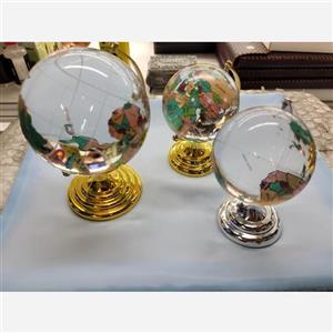 کره زمین شیشه ای