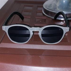 عینک جنتل مانستر اورجینال رنگ دور لنز شفاف. دسته کائوچو پلنگی