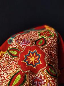 رومیزی رشتی دوزی