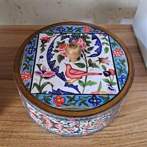 شکلات خوری چوبی گرد قطر 17 دکوپاژ هنرکده نقشینه با کد طرح 107 