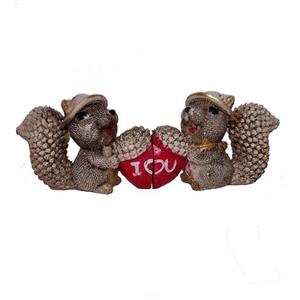 مجسمه سنجاب طرح لاو جنس پلی رزین ابعاد  8در5در24