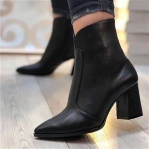 نیمبوت زنانه نیم بوت چرم بوت زنانه چرم پاشنه 5سانت سایزبندی 37تا40رنگ مشکی 