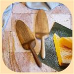 کفگیر  کیک و کوکو چوبی دستساز بارلی مدل سایدا 24 سانتی چوب گردو کد bar0285