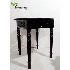 میز کنار سالنی گره چینی