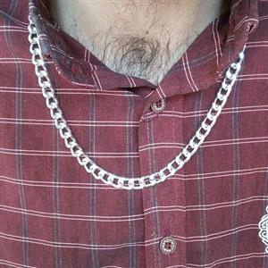 گردنبند کارتیر نقره ای رنگ ثابت با زنجیر آلومینیومی و قفل استیل و جعبه هدیه