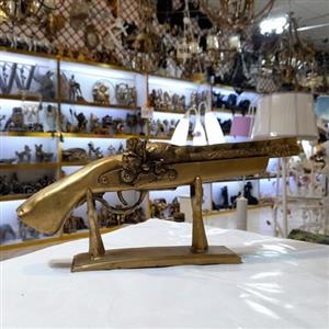 مجسمه پایه دار تپانچه ، تپانچه پلی استری رومیزی