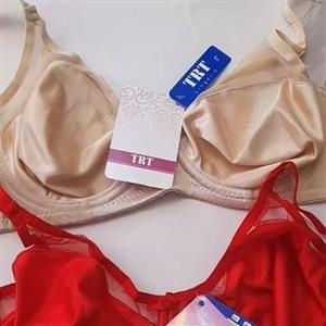 سوتین پرلون پرسی بالا شیشه ای  سایز 75 تا 90  فنردار دو قزنه