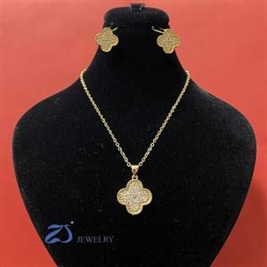 نیم ست ونکلیف نگین دار