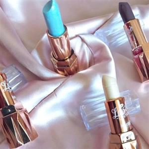 رژلب جامد شاین دار