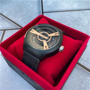 ساعت مردانه سون فرایدی SEVEN FRIDAY صفحه گرد