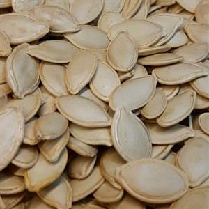 تخمه کدو خام تازه