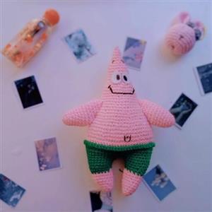 عروسک بافتنی دستبافت طرح پاتریک