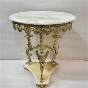 میز خاطره طرح فرشته و گل رز رویه سنگی و بدنه برنزی سه گوش