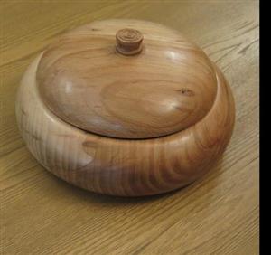 شکلات خوری درب دار چوبی یک تکه دستساز چوب راش خراطی 