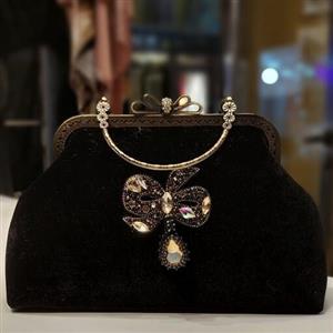 کیف مجلسی تمام دستدوز کارشده روی مخمل روبان و جواهر دوزی با یراق الات ترک