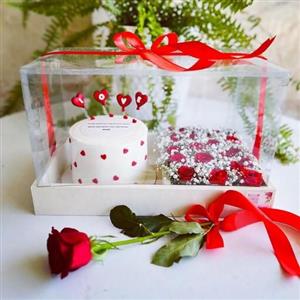 هارد باکس سوپرایزی گل و کیک رنگ سفید مناسب برای سینی کیک سایز 18 همراه در طلقی