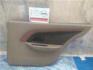 رودری عقب راست پارچه وسط قهوه ایی پژو پارس ایساکو