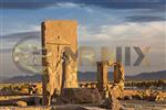 عکس نقش برجسته ایرانی در غروب خورشید، در بقایای شهر قدیمی تخت جمشید