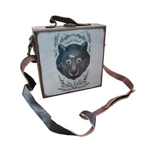 کیف دوشی چوبی پتینه و دکوپاژ 20 در 20 سانتی‌متر