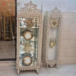 ساعت ایستاده و بوفه سه طبقه رنگ استخوانی، تولید شده با بدنه آلیاژ بسیار با دوام