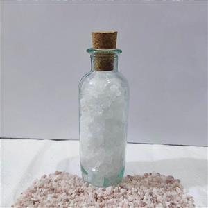 دلنمک جهرم 500گرمی در ظرف ویال شیشه ای و درب چوب پنبه