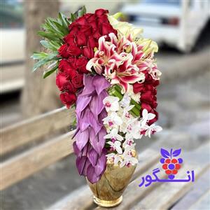 جام گلدان جهت عرض تبریک (ترکیب گلهای آنتریوم، رز، ارکیده)