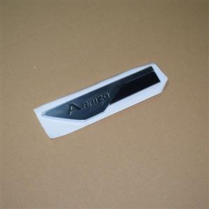 آرم روی گلگیر چپ آریزو ۶ پرو