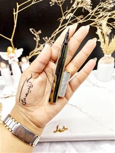 خط چشم ماژیکی گلیتری نقره ای MAC  کد 7085