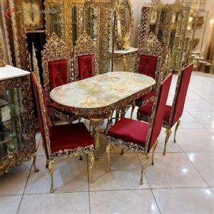 میز ناهار خوری 6 نفره، بدنه طرح گل سرخ و رویه سنگ مرمر با رنگ بندی متنوع پارچه