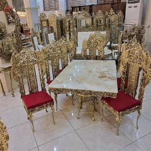 میز ناهار خوری 6 نفره طرح طاووس با رویه سنگ مرمر و رنگ بندی متنوع پارچه