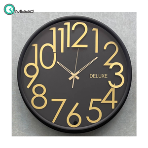 ساعت دیواری دلوکس کد 707، ساعت دیواری مدرن با طراحی مینیمال و دارای رنگ بندی، سایز 51 سانتی متر، رنگ طلایی 