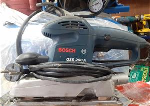 سنباده لرزان تخت مستطیلی بوش آلمان اصلی مدل BOSCH GSS 280 A در حد نو