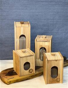 بانکه های جلو پنجره از چوب رابرود