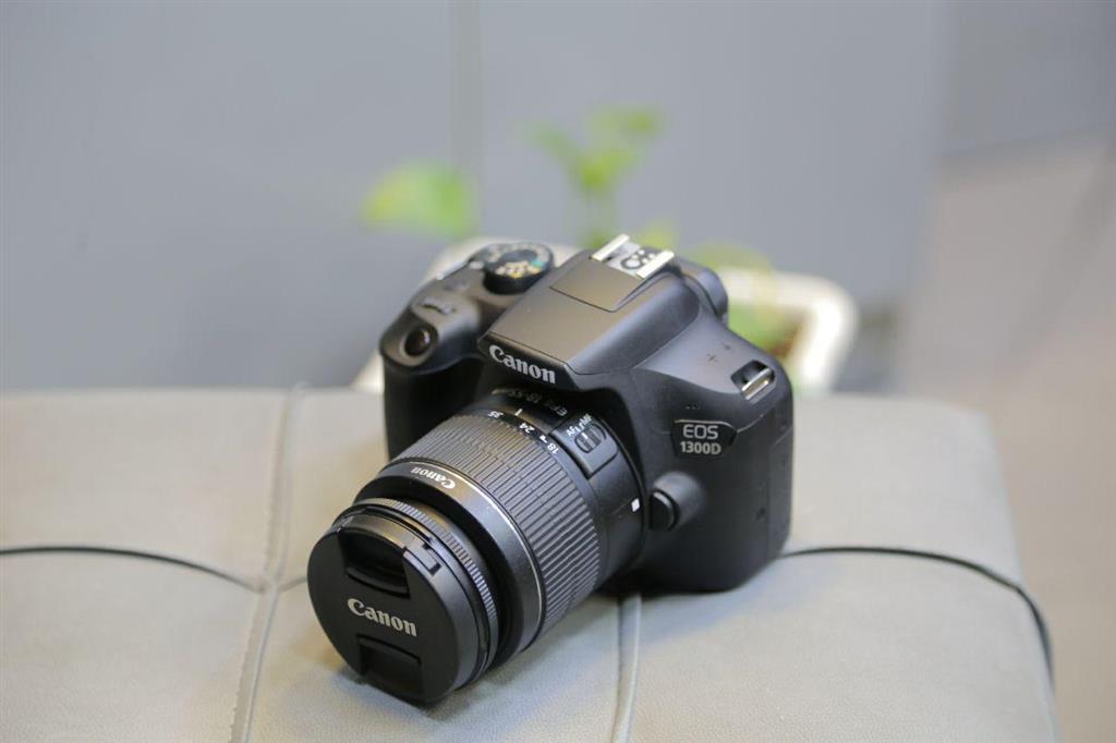 Canon EOS 1300D Kit 18-55mm IS II