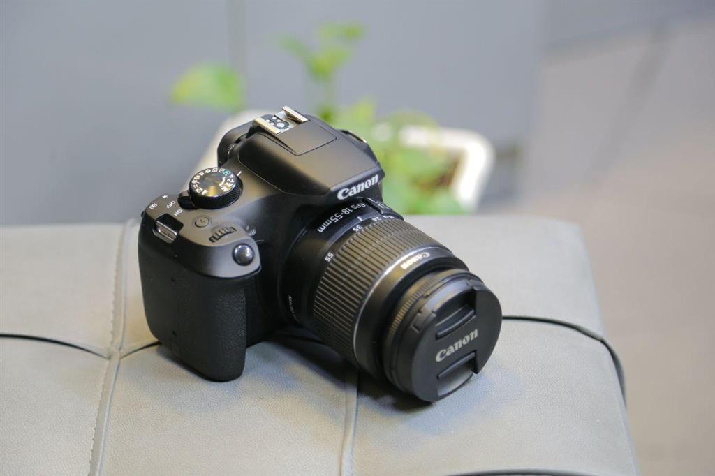 Canon EOS 1300D Kit 18-55mm IS II