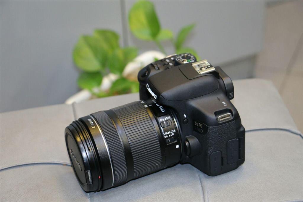 Canon Eos 750D Kit 18-135 Camera