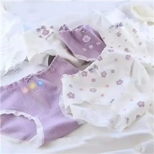 شورت‌‌ زنانه کبریتی فانتزی طرح گل بنفشه