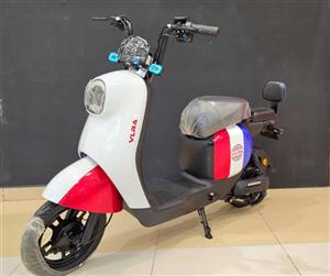 موتور سیکلت برقی ( اسکوتر برقی ) طرح وسپا VLRA مدل K1 رنگ‌ red blue