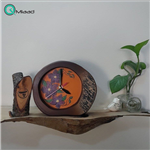 ساعت رومیزی چوبی دست ساز لوتوس مدل 350، ساعت رومیزی با طرحی متفاوت 18.20 سانت ساخته شده با چوب طبیعی افرا، طرح داخل ساعت متغیر، صفحه قهوه ای گل بنفش