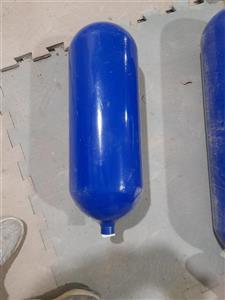 مخزن  سی ان جی ۲۰ لیتری  پراید با شیر مخزن استوانه (مخزن دوقلو ‘کوچک ) تاریخ مخزن 2024