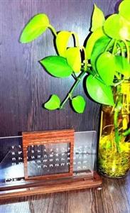 تقویم رومیزی ۱۴۰۳ (پایه چوبی)